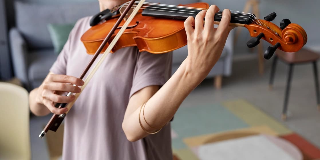 Cover Image for Beginner Violin at Home: Sizing, Setup, and a 2-Week Tone Plan (Kids & Adults)