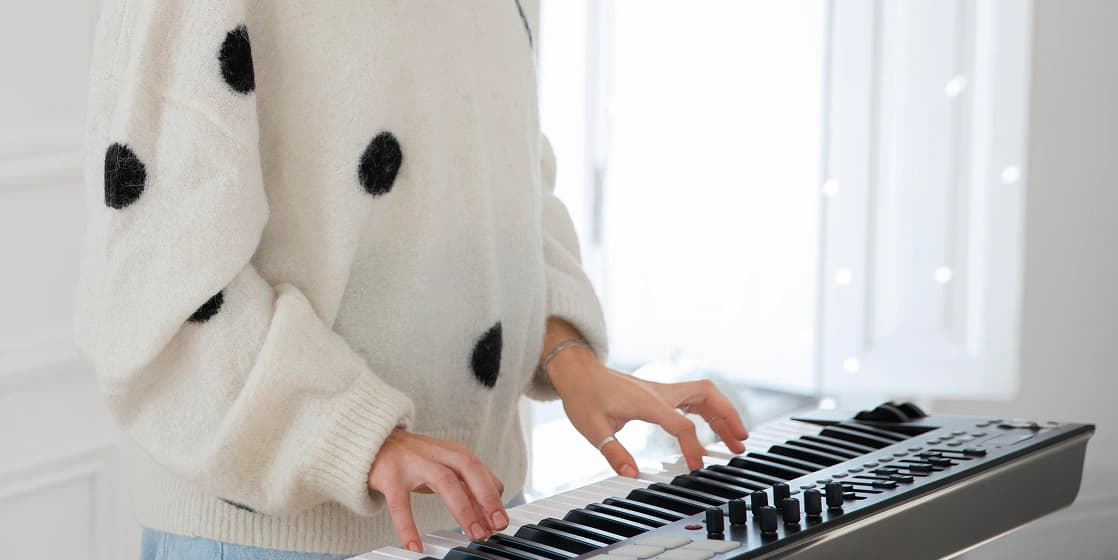 Cover Image for Best Beginner Keyboards for Kids (Lighter Touch, Smaller Hands, Real Progress)